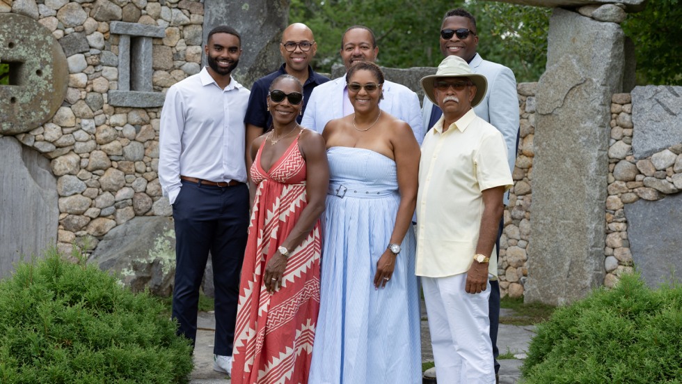 Bruno on the Vineyard committee members Evan Jackson ’22; Brickson Diamond ’93; Anthony Teat ’88; Allister R. Williams, M.D. ’93; Myechia Jordan ’94 MD’98; Diane R. Johnson Grant ’94, DrPH, MPH; and Jay C. Cowan, M.D. ’84. 