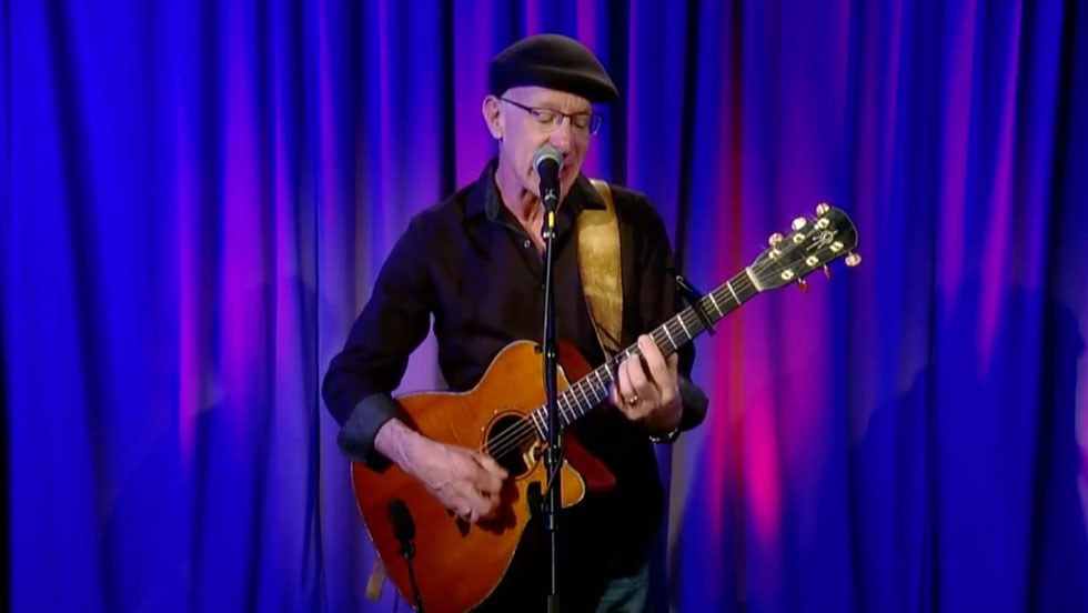 Dave Binder performing at Reunion